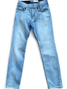 Classic Americana Light Wash, Slim Fit Jeans with Stretch